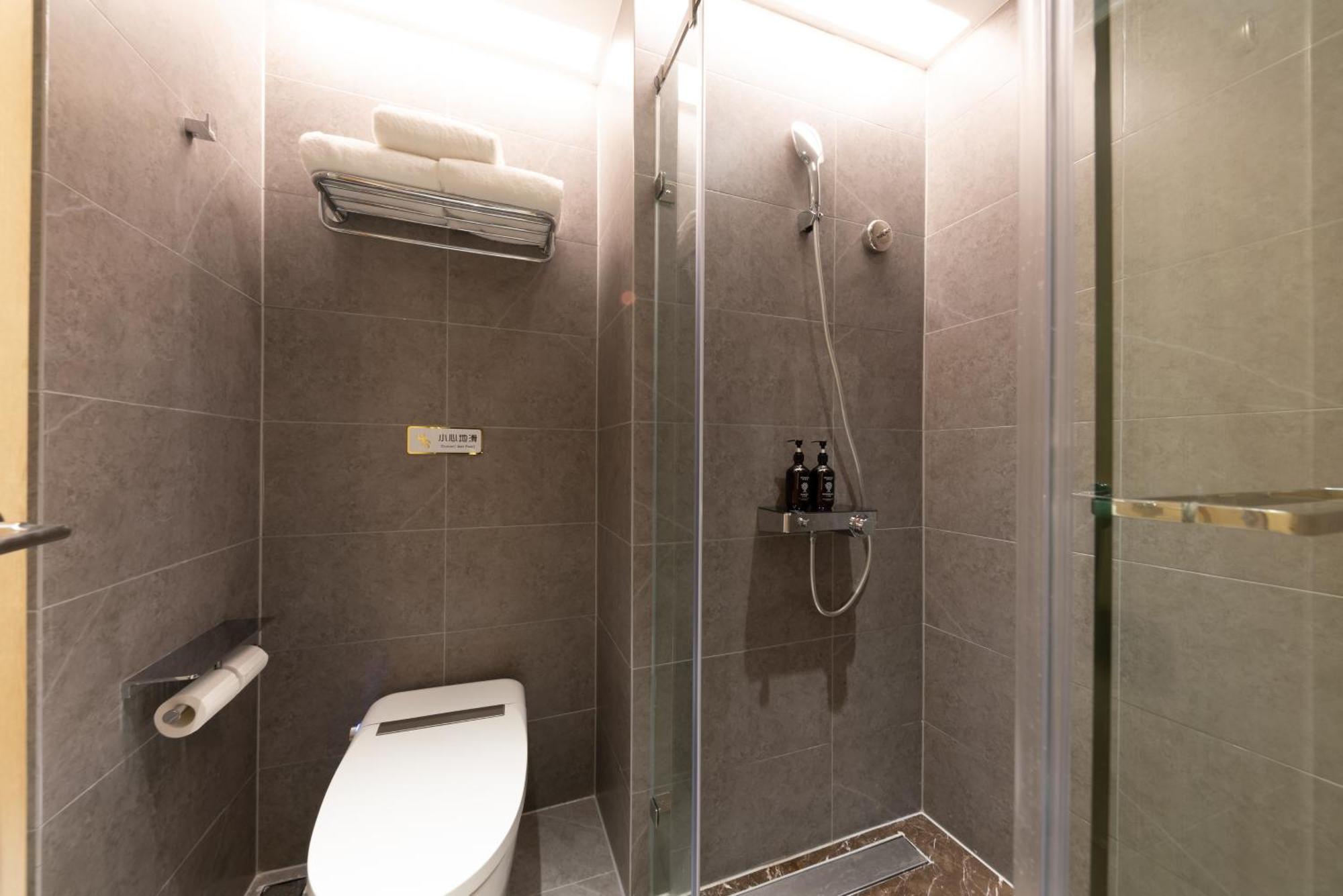 Jingfang Building Smart Hotel - Located In The Busiest Part Of The Downtown Area, Near Beijing Tiananmen Square And The Forbidden City,Wangfujing Shopping Street ,Newly Opened Hotel,Provide Free Laundry Service,Provide Tourism And Ticketing Services Экстерьер фото
