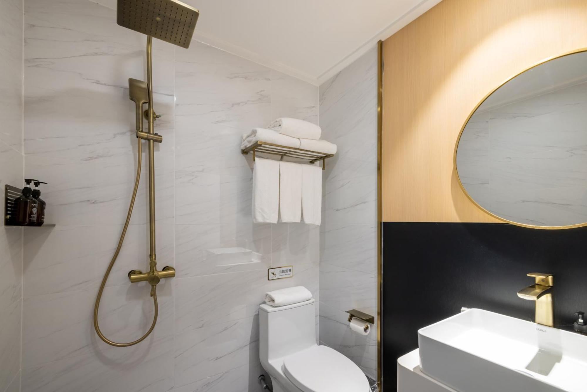 Jingfang Building Smart Hotel - Located In The Busiest Part Of The Downtown Area, Near Beijing Tiananmen Square And The Forbidden City,Wangfujing Shopping Street ,Newly Opened Hotel,Provide Free Laundry Service,Provide Tourism And Ticketing Services Экстерьер фото